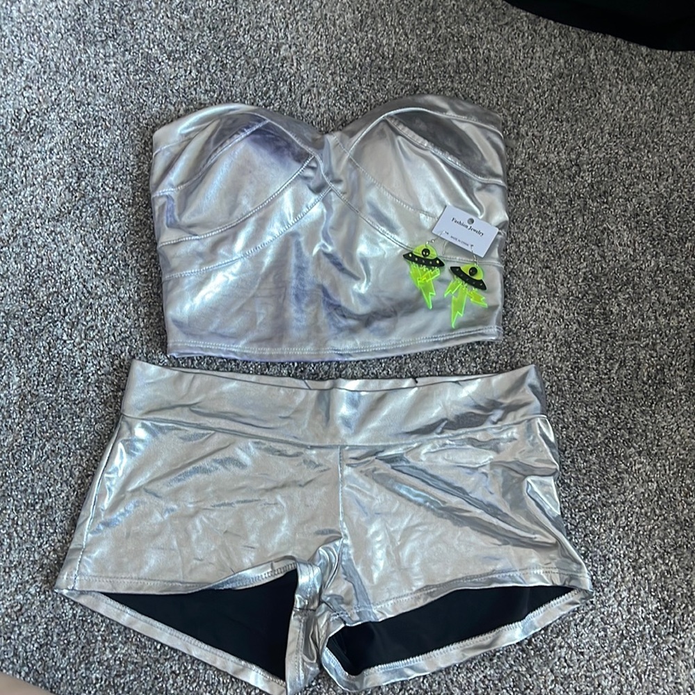 Alien costume